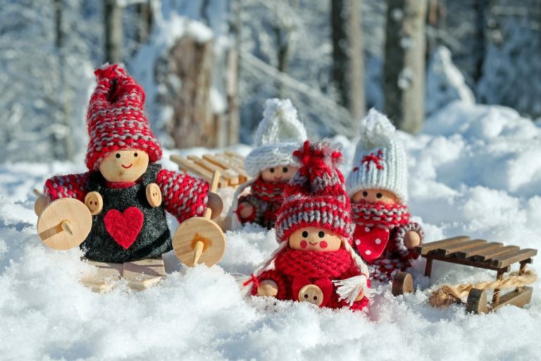 How to avoid Christmas debt with a festive sinking fund How to avoid Christmas debt with a festive sinking fund
