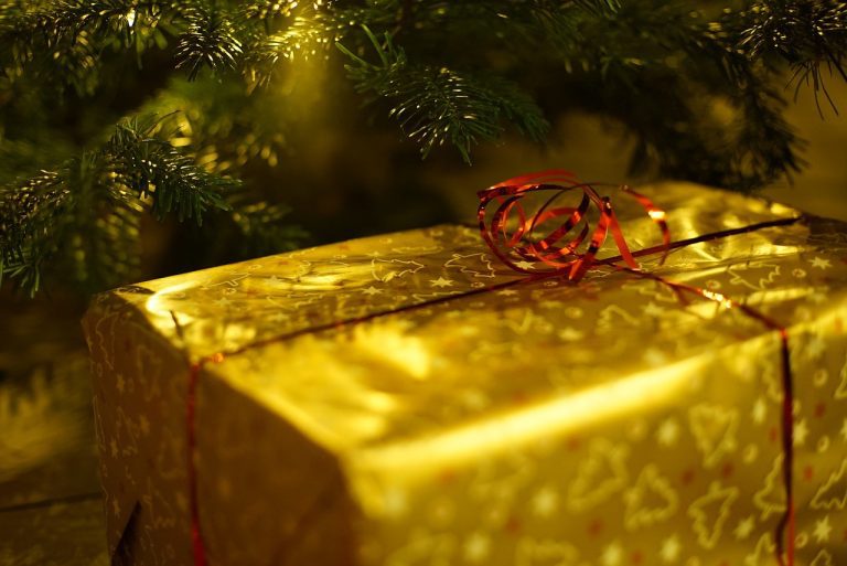 The psychology of spending: How to resist festive impulse buys The psychology of spending: How to resist festive impulse buys